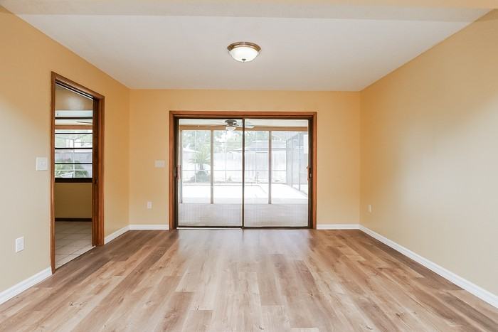 540 Haverlake Cir - Photo 3 of 15
