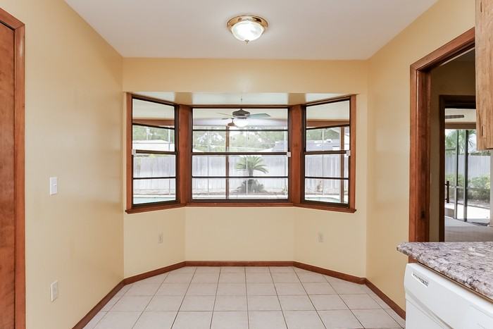 540 Haverlake Cir - Photo 5 of 15