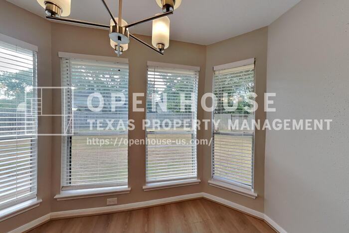 1343 Edenderry Ln - Photo 7 of 20