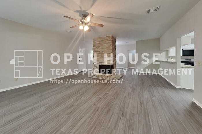 9214 Palm Shores Dr - Photo 4 of 21