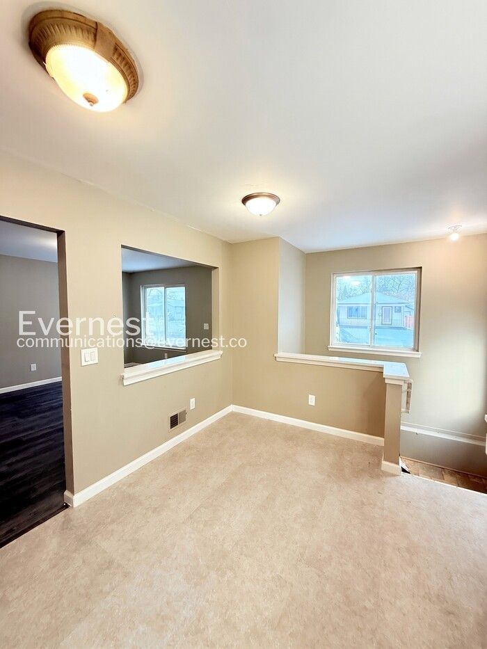 23569 Stewart Ave - Photo 7 of 22