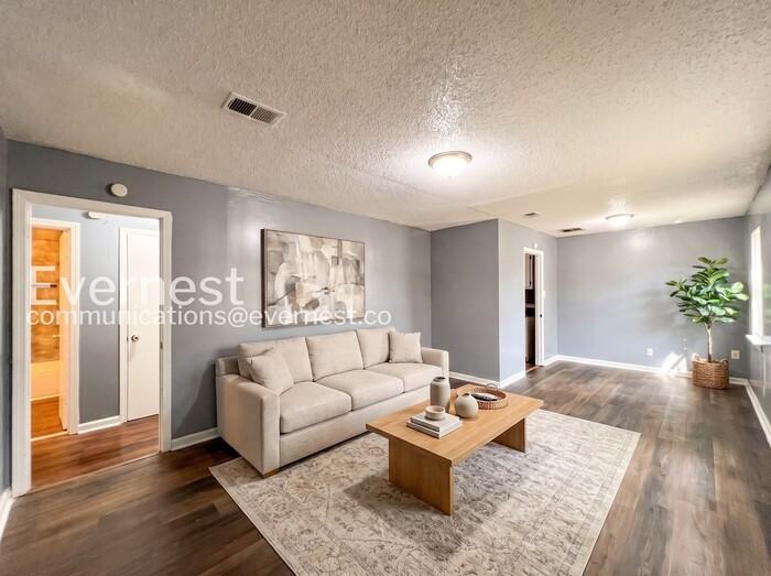 284 E Holmes Rd - Photo 2 of 26