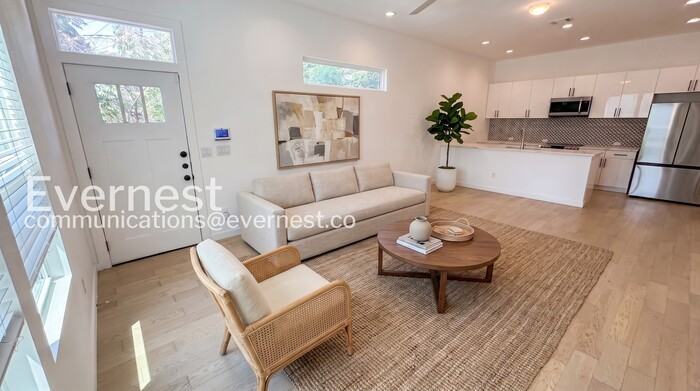 2507 E Commerce St #2 - Photo 2 of 26