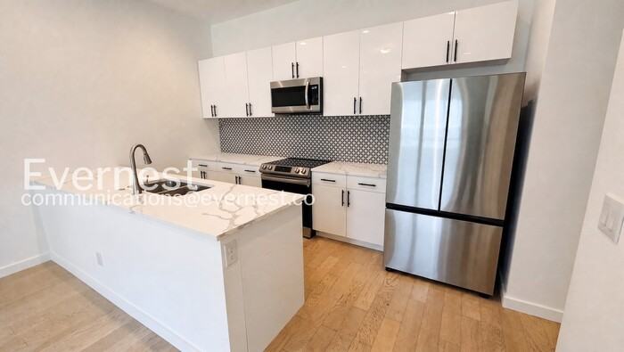 2507 E Commerce St #2 - Photo 6 of 26