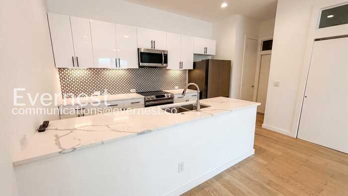 2507 E Commerce St #2 - Photo 7 of 26