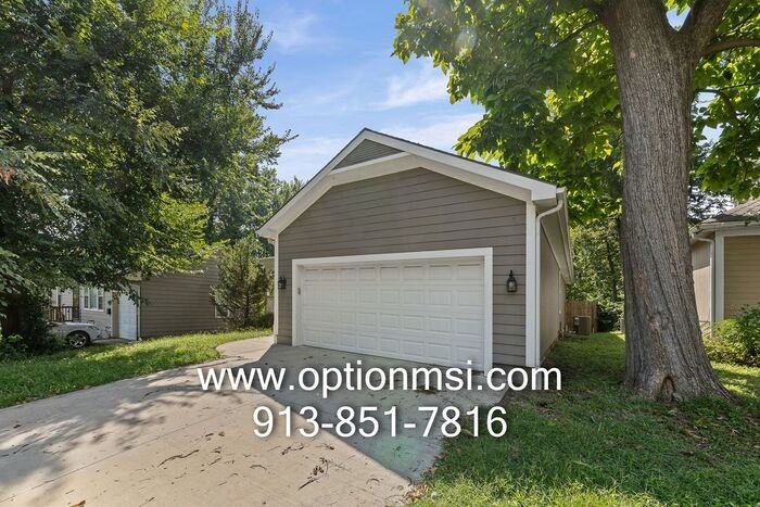 8926 Grand Ave - Photo 3 of 38