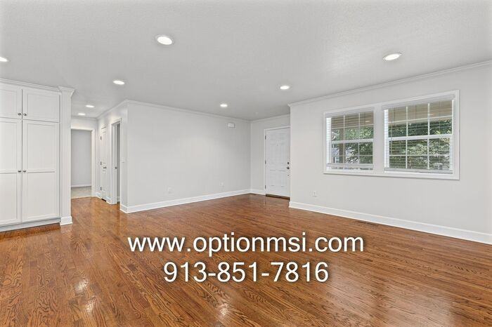 8926 Grand Ave - Photo 6 of 38