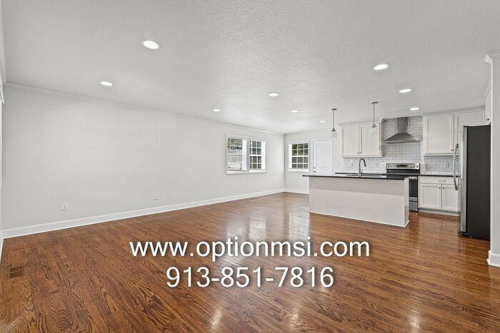 8926 Grand Ave - Photo 7 of 38