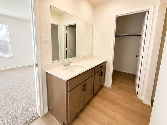 819 Sunrise Ln - Photo 6 of 23