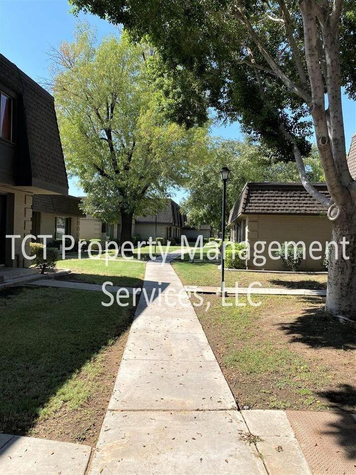 1725 E Ellis Dr - Photo 2 of 15