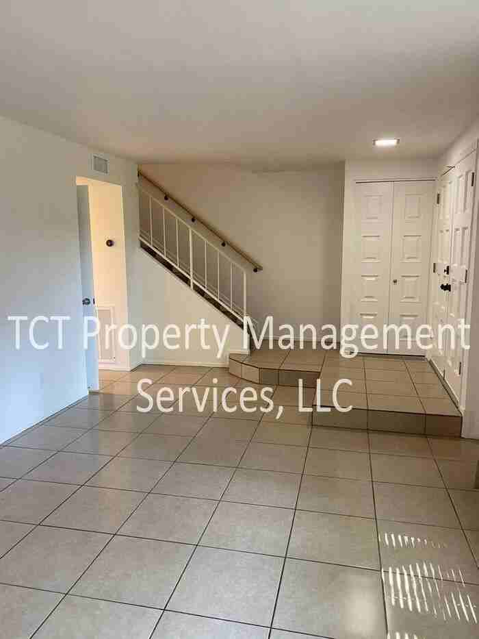 1725 E Ellis Dr - Photo 3 of 15