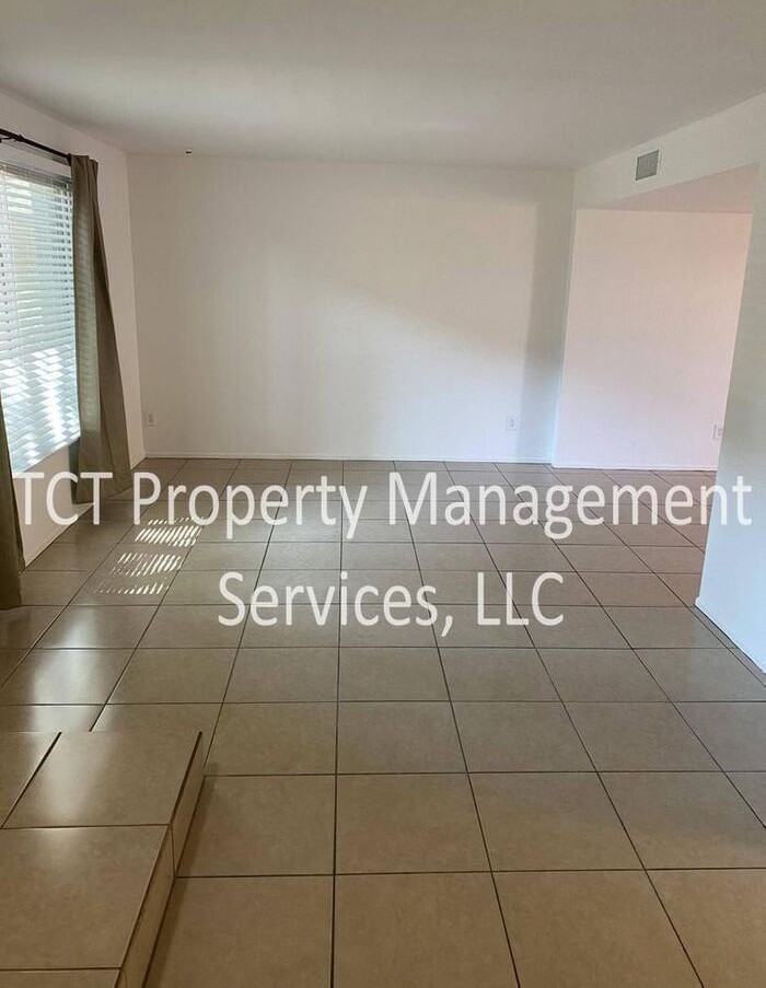 1725 E Ellis Dr - Photo 4 of 15