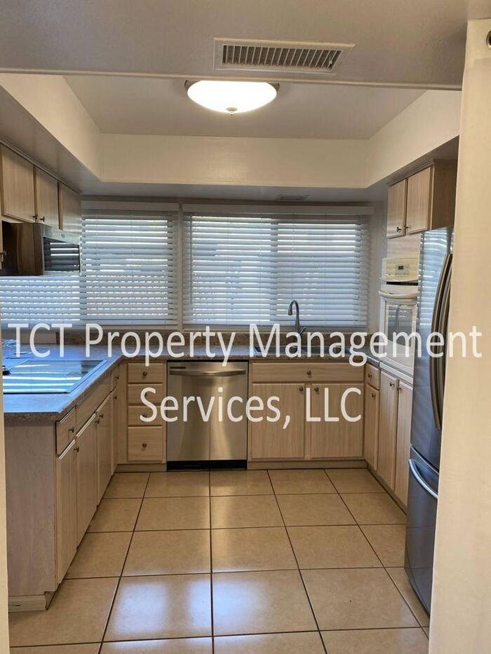 1725 E Ellis Dr - Photo 6 of 15