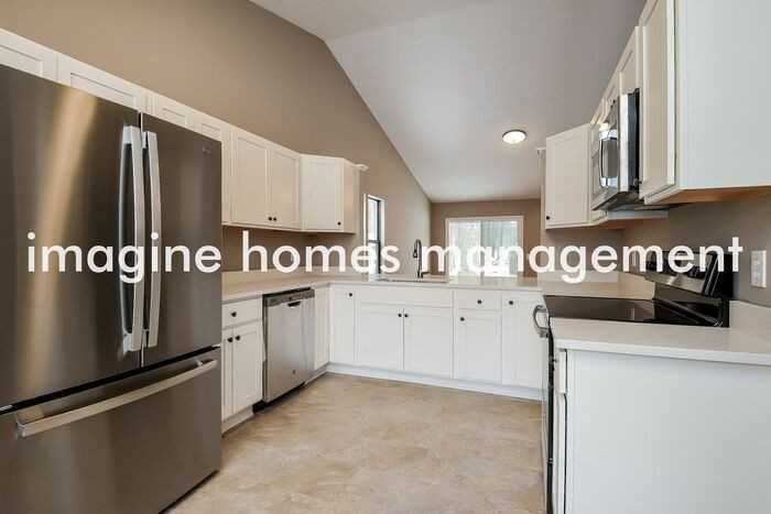 210 Maplelawn Dr - Photo 5 of 14