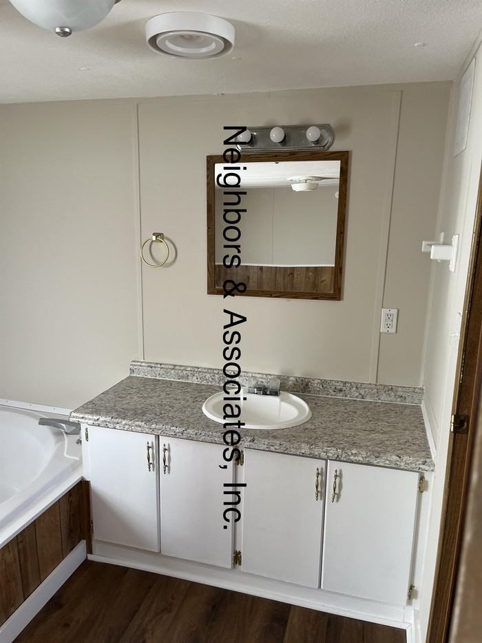 750 Raynor Rd - Photo 6 of 13