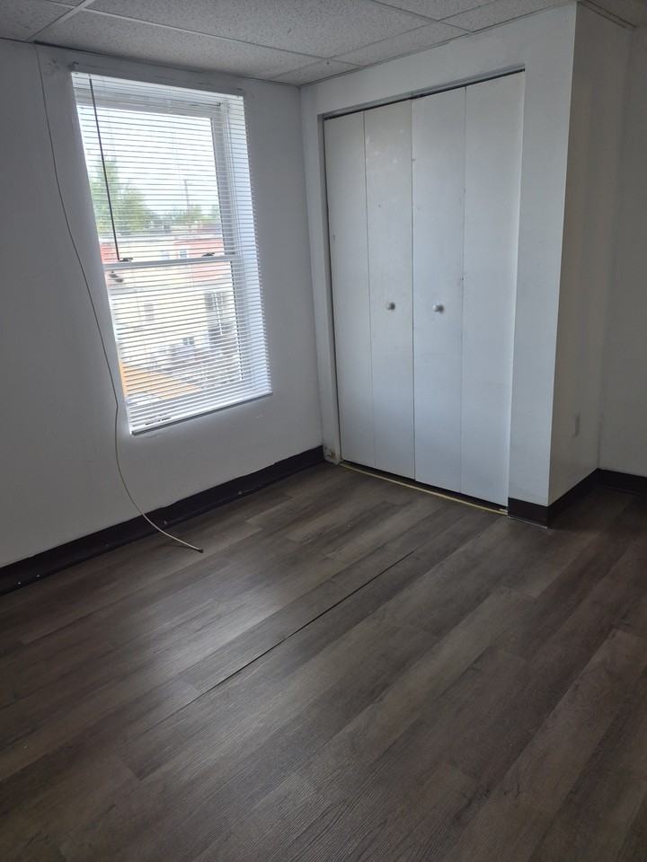 1419 N 2nd St #301 - Photo 3 of 15