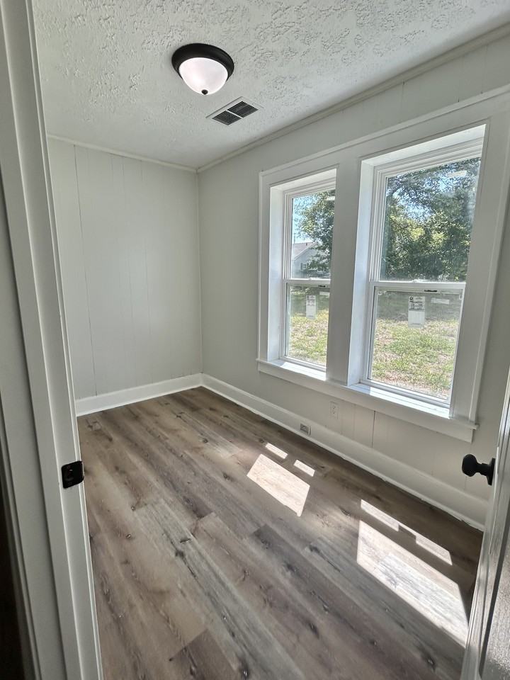 906 N Royal St #NA - Photo 6 of 13
