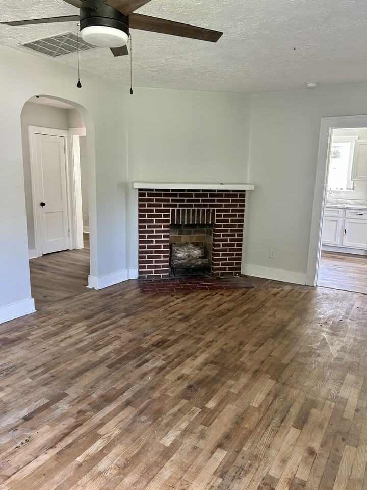 906 N Royal St #NA - Photo 7 of 13