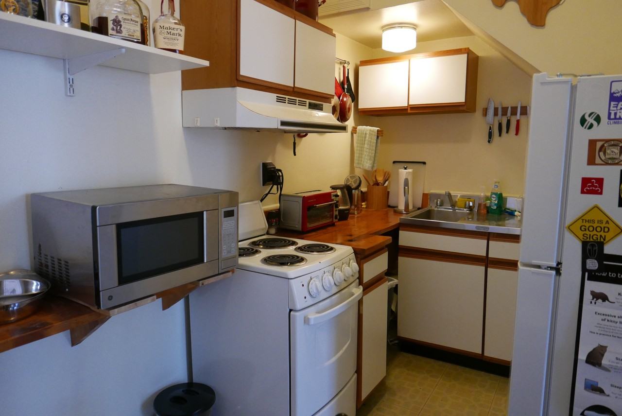 208 E 3rd St #208 - Photo 5 of 16