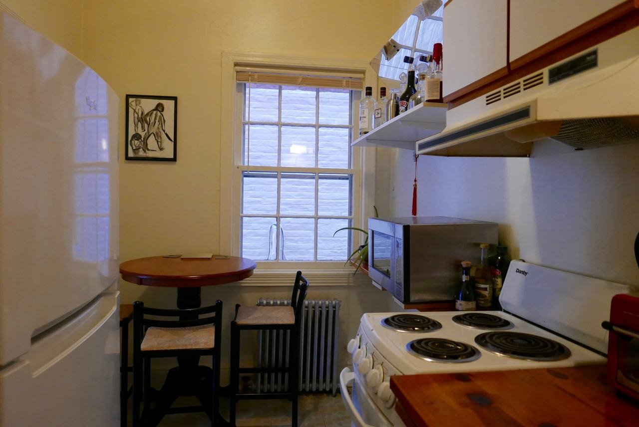 208 E 3rd St #208 - Photo 6 of 16