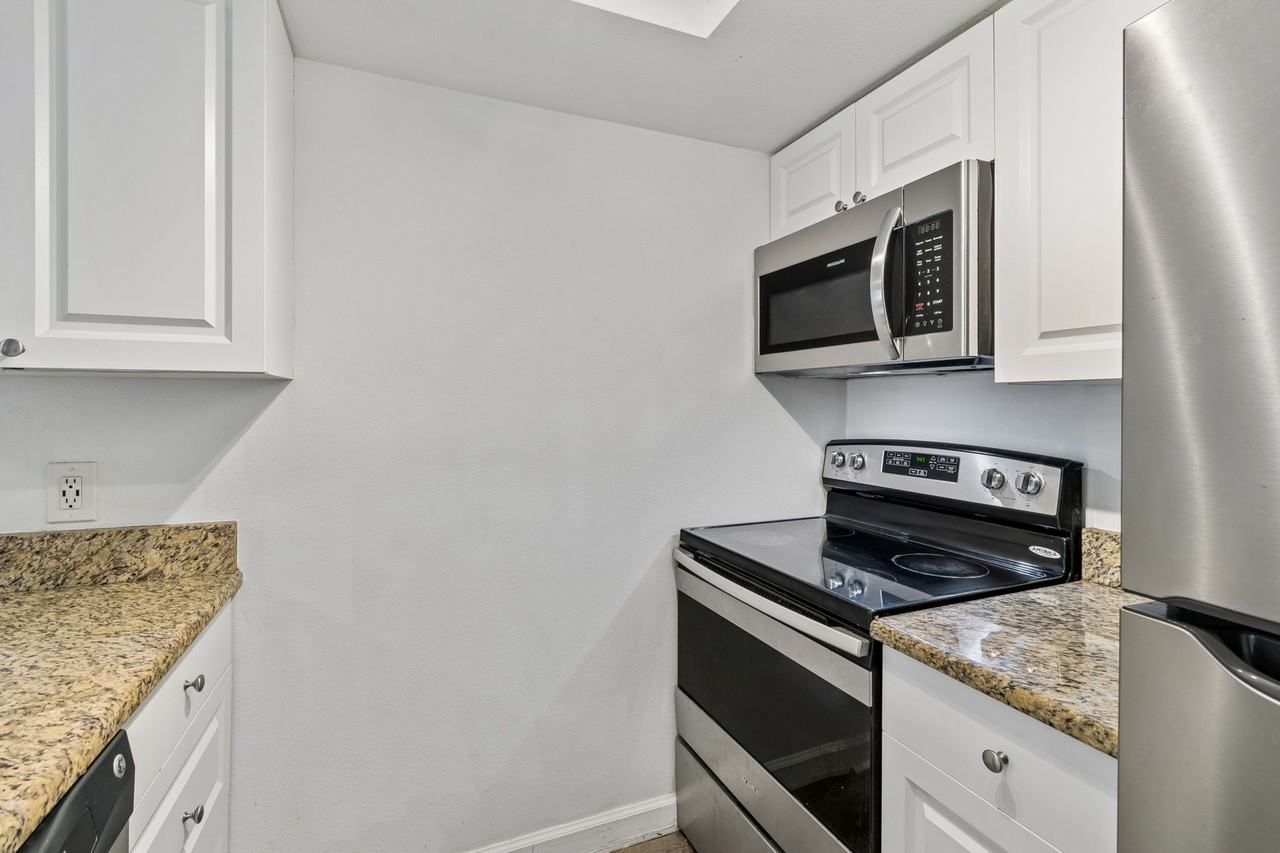 4813 W Mcelroy Ave #D108 - Photo 5 of 10