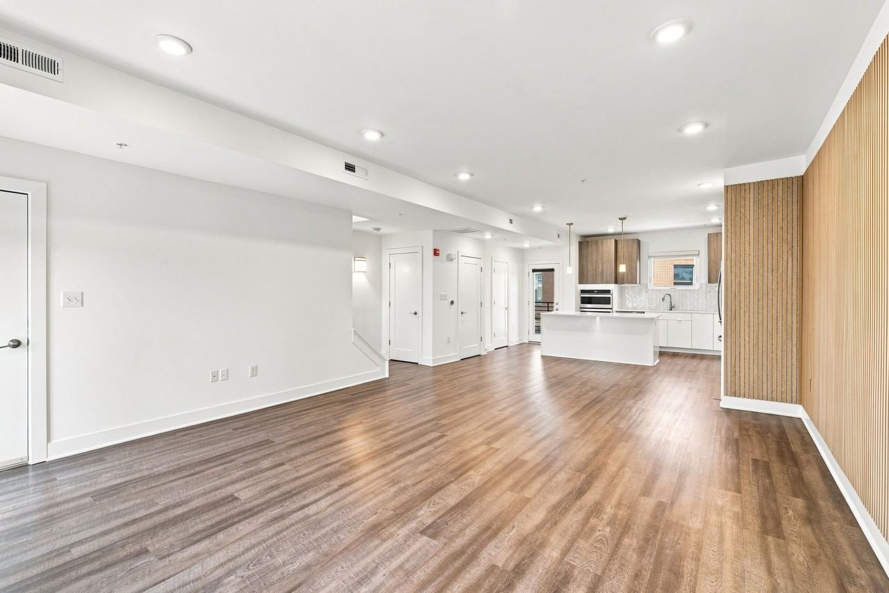 112 E North St #112 - Photo 4 of 25