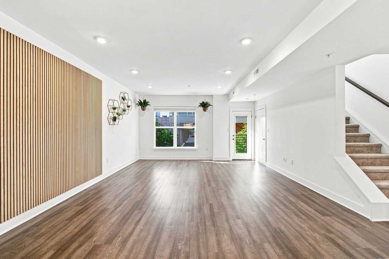 112 E North St #112 - Photo 5 of 25