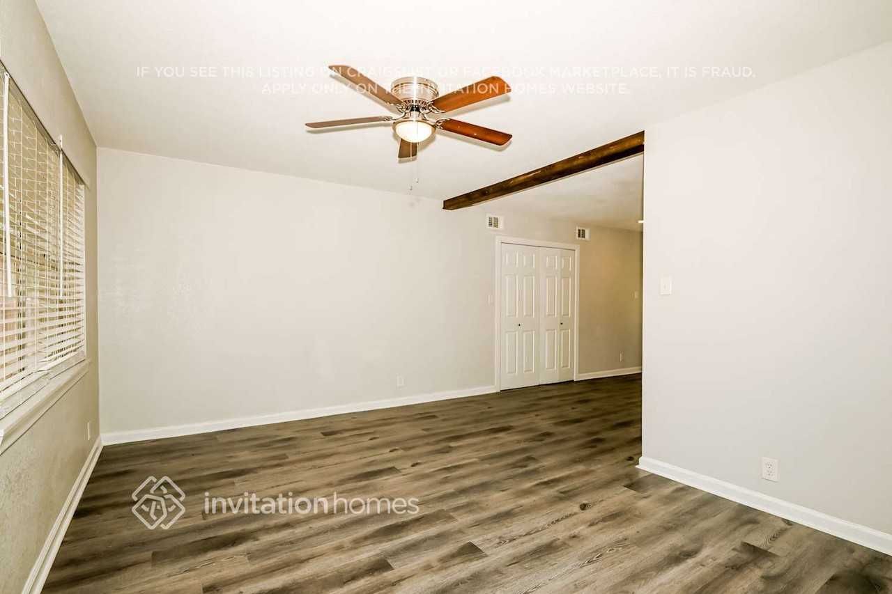 1501 Juanita Dr - Photo 3 of 16