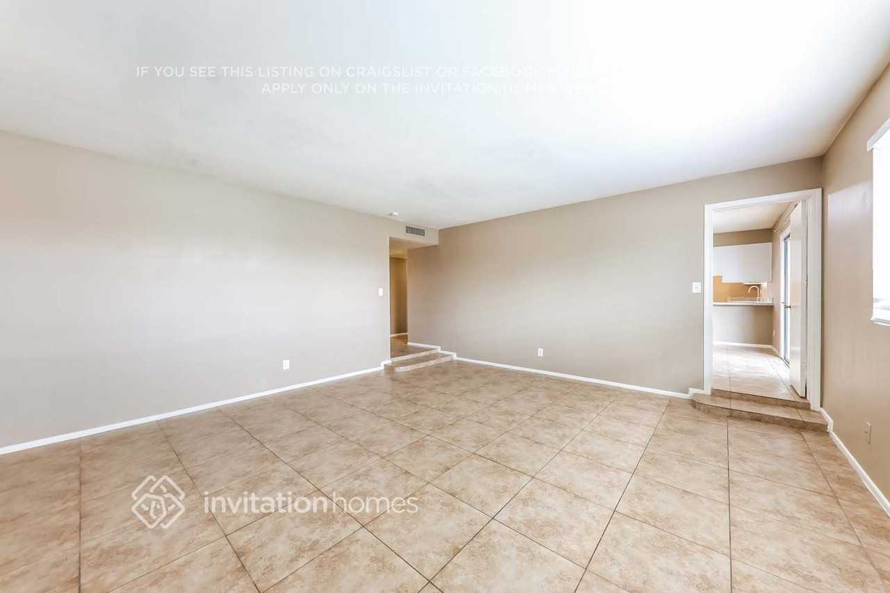 3828 W Lane Ave - Photo 5 of 17