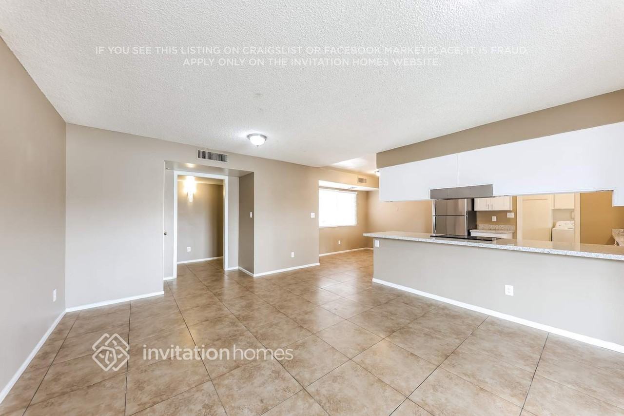 3828 W Lane Ave - Photo 7 of 17