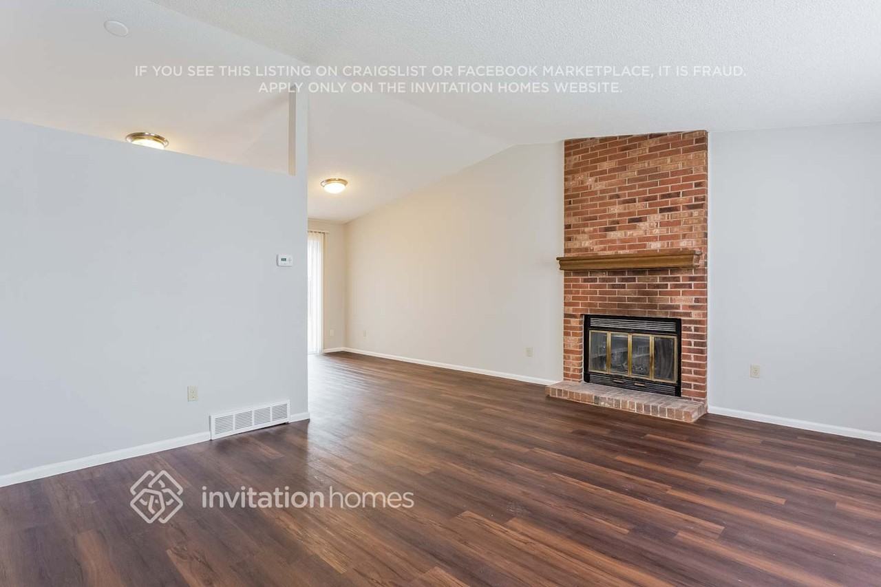 4179 S Bahama St - Photo 6 of 25