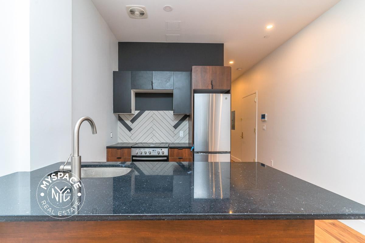 1076 Rogers Ave #1a - Photo 3 of 13