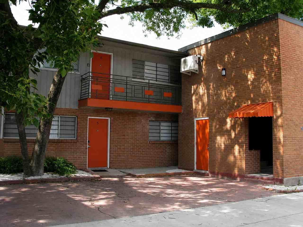 4202 Stanford St #01