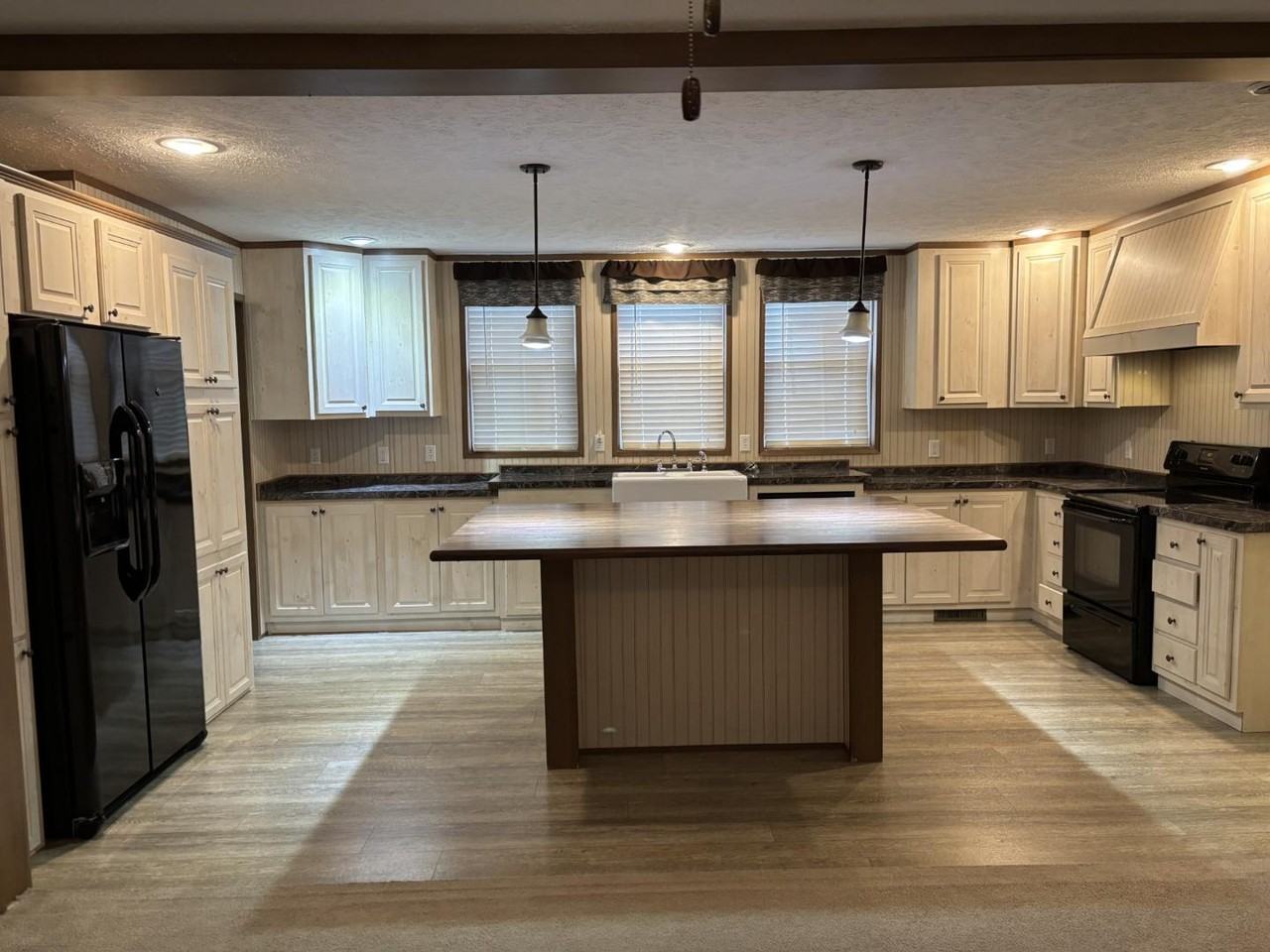 2271 Beaver Dam Rd - Photo 2 of 20