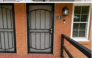 featured image of 612 W College St