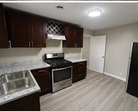 612 W College St - Photo 2 of 6