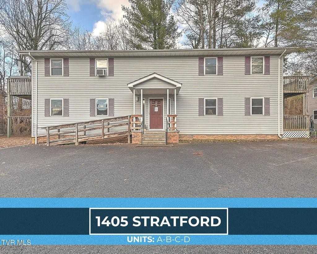 1405 Stratford Rd - Photo 4 of 10