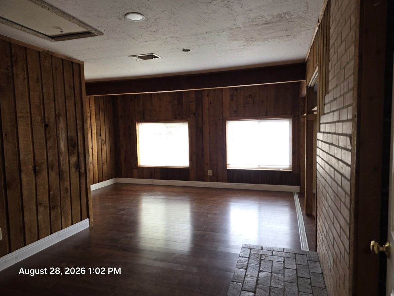 5404 Grant Ave - Photo 2 of 18