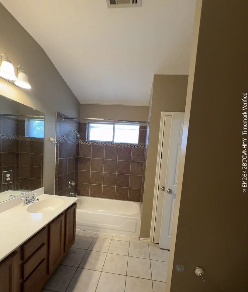 3126 Jazz St #1 - Photo 5 of 12