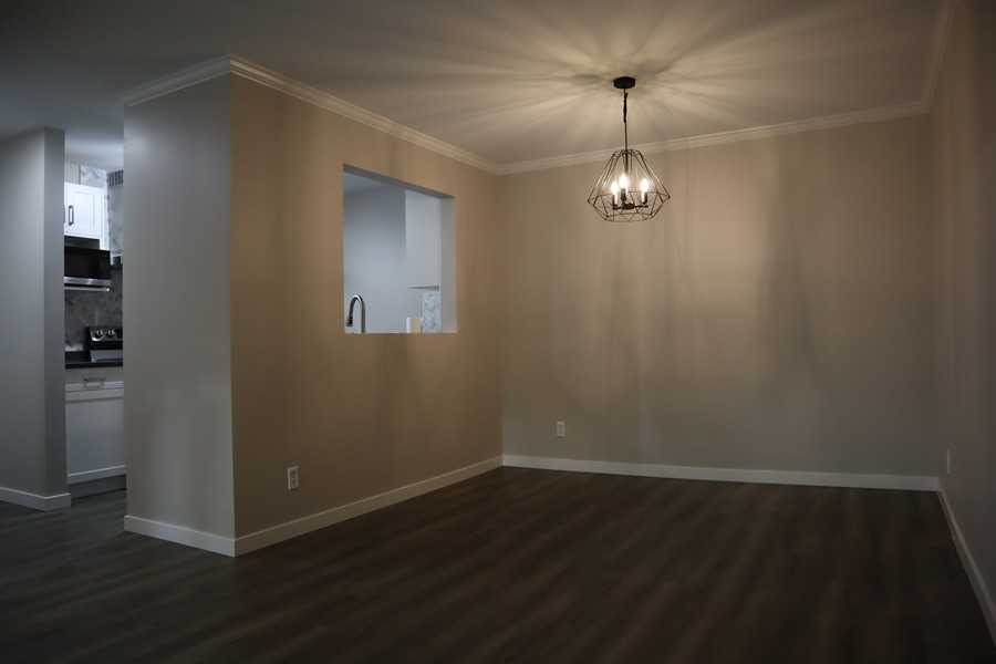 2357 Whyte Ave - Photo 6 of 28