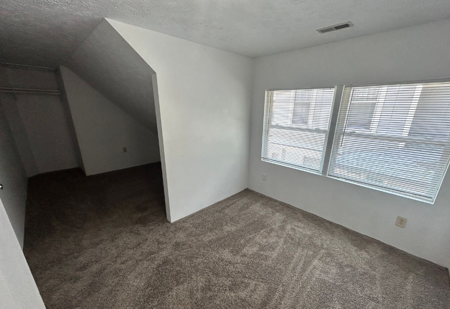 312 E Mission Ave #1 - Photo 3 of 19