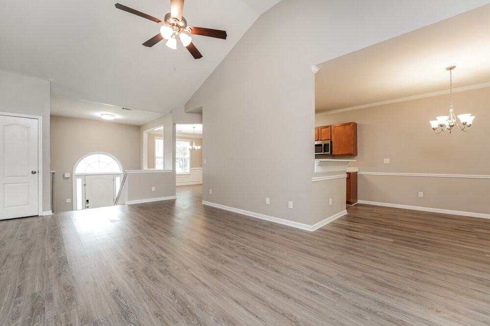 2452 Temple View Dr - Photo 6 of 17