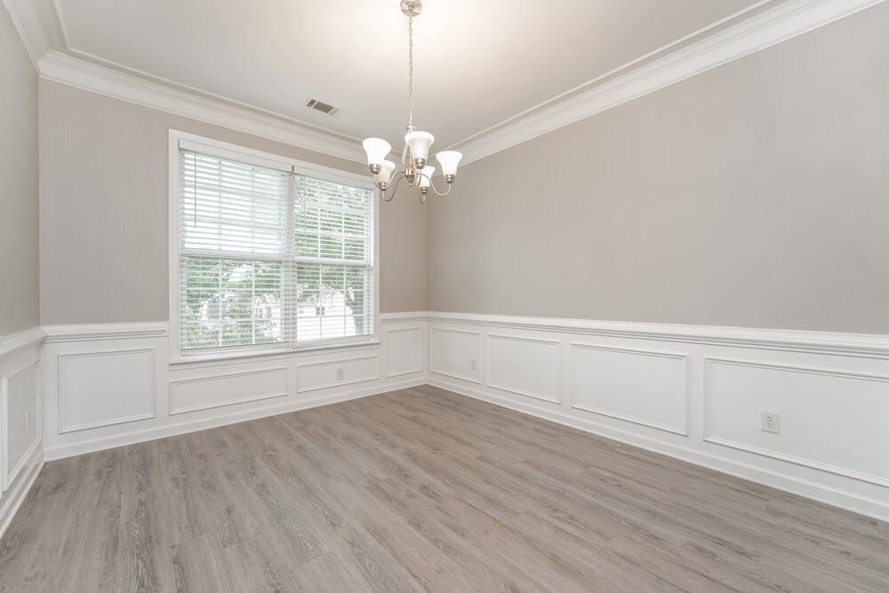 2452 Temple View Dr - Photo 7 of 17