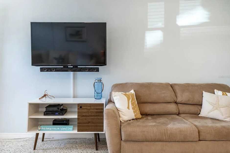 505 67th Avenue - 1Unit 4 #1 - Photo 4 of 29