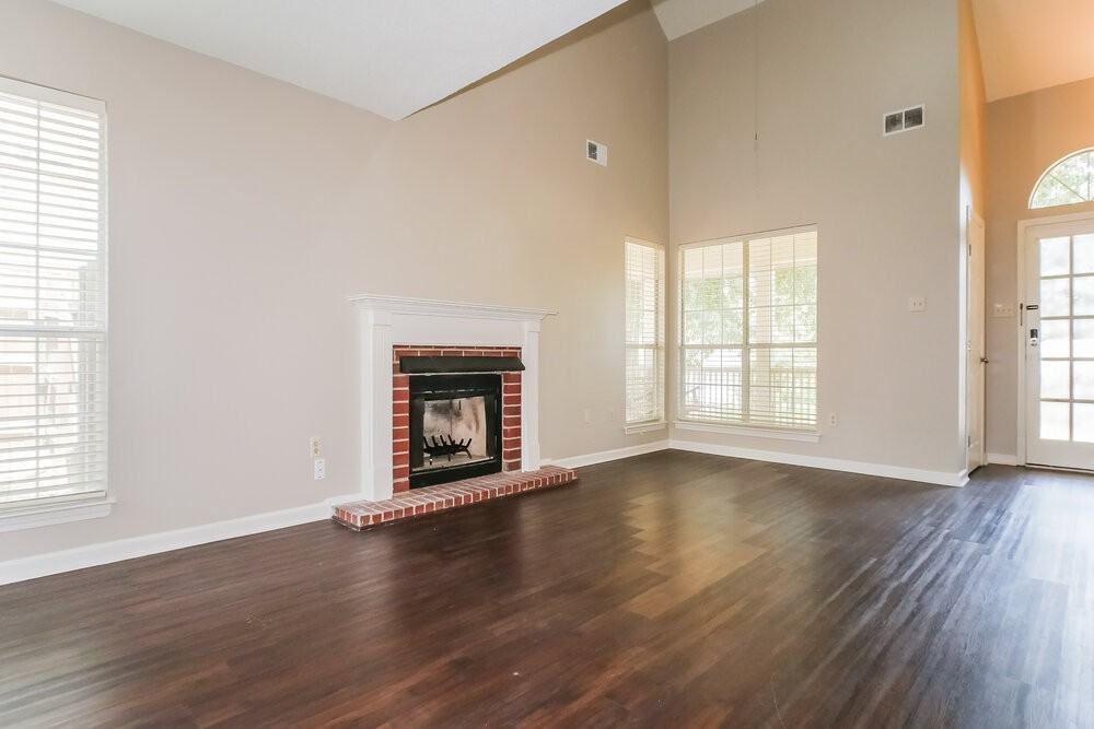 5885 Southridge Dr - Photo 6 of 18