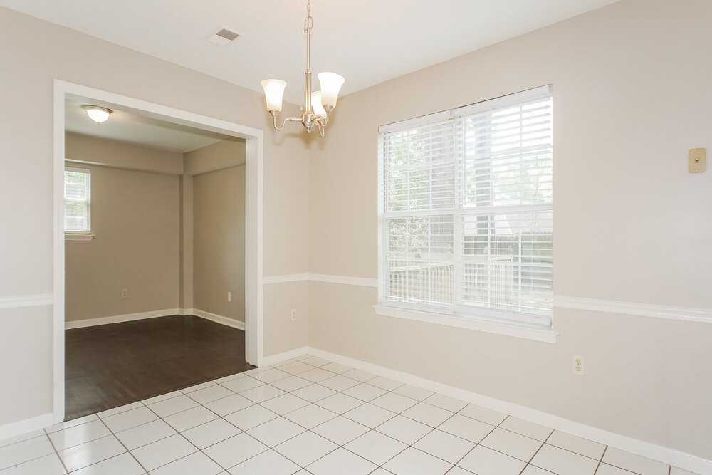 5885 Southridge Dr - Photo 7 of 18