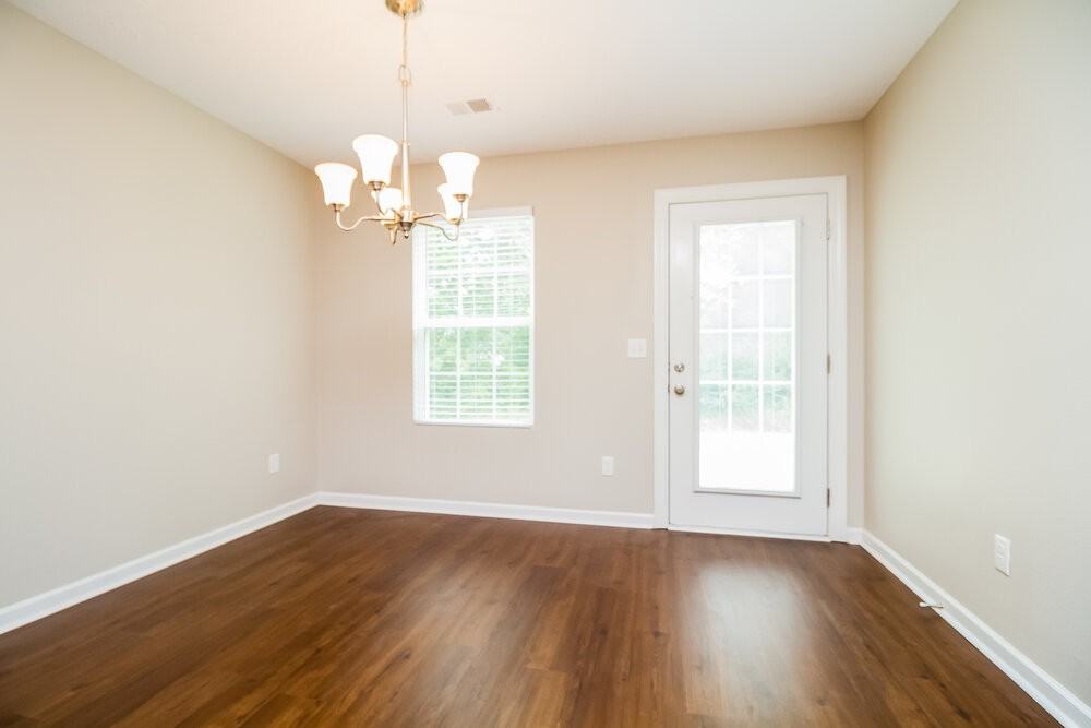 1528 Passage Dr - Photo 3 of 15