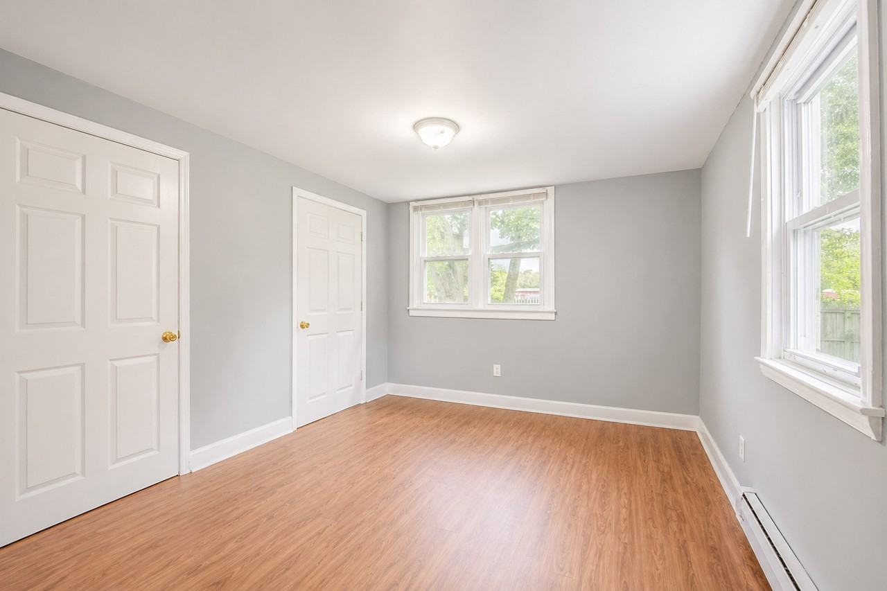 27 Pine St #1 - Photo 2 of 9