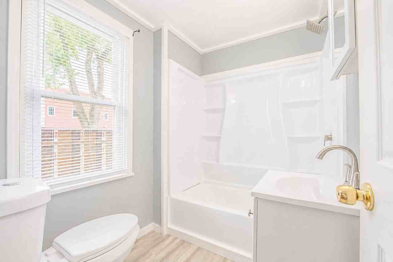 27 Pine St #1 - Photo 3 of 9