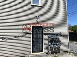 featured image of 4911 Homerlee Ave #2R